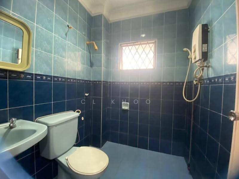 Rumah Teres 2-Tingkat untuk Dijual di BANDAR PUCHONG JAYA (Puchong) - Cl Khoo - Bathroom - PropertyGuru.com.my