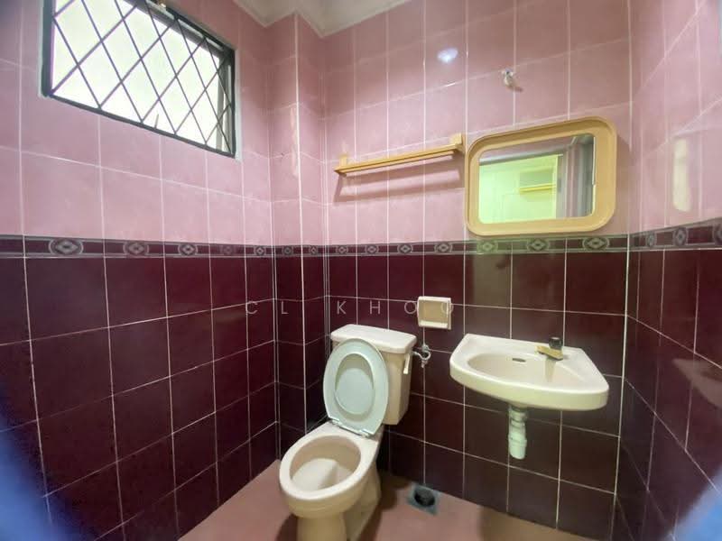 Rumah Teres 2-Tingkat untuk Dijual di BANDAR PUCHONG JAYA (Puchong) - Cl Khoo - Bathroom - PropertyGuru.com.my