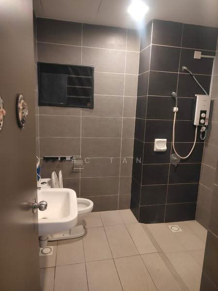 Kondominium untuk Disewa di The Henge - BC TAN - Bathroom - PropertyGuru.com.my