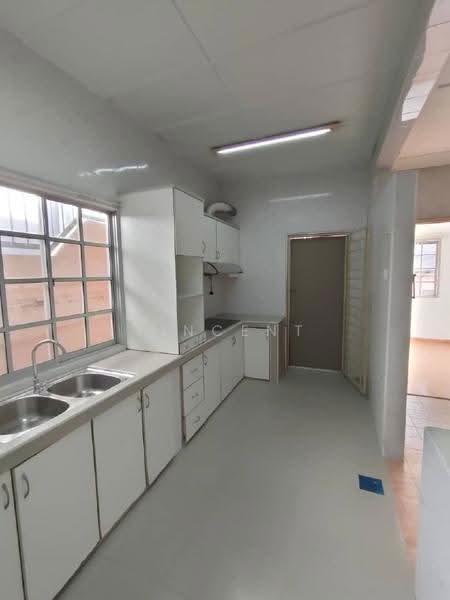 Semi-Detached House for Sale in Rawang (Selangor) - Vincent Goh - Kitchen - PropertyGuru.com.my