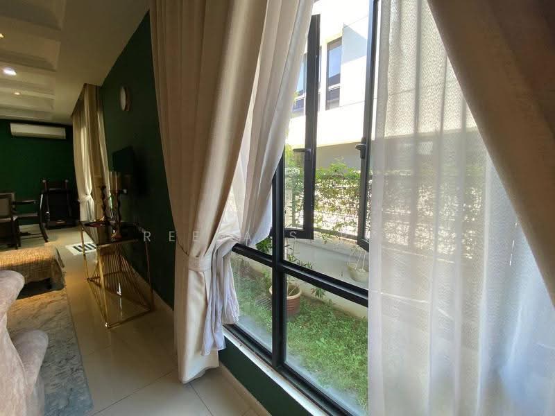 2-storey Terraced House for Sale in Taman Cahaya Alam (Shah Alam) - Reena Sarif - Living Room - PropertyGuru.com.my