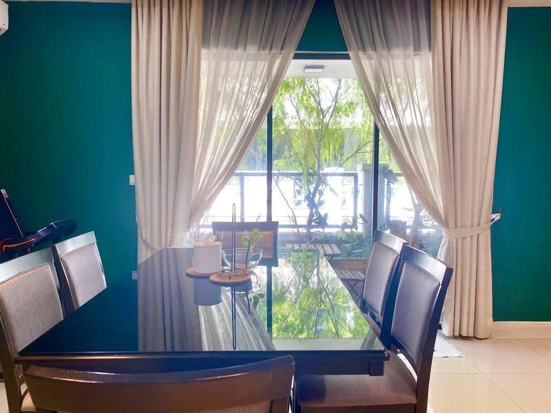 2-storey Terraced House for Sale in Taman Cahaya Alam (Shah Alam) - Reena Sarif - Dining Room - PropertyGuru.com.my