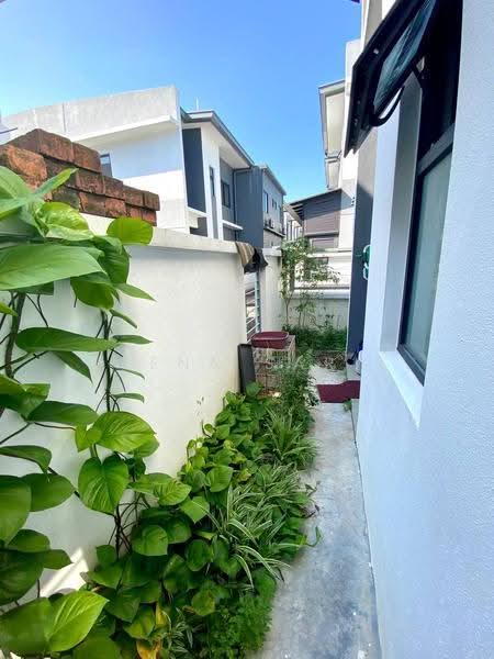 2-storey Terraced House for Sale in Taman Cahaya Alam (Shah Alam) - Reena Sarif - Exterior - PropertyGuru.com.my