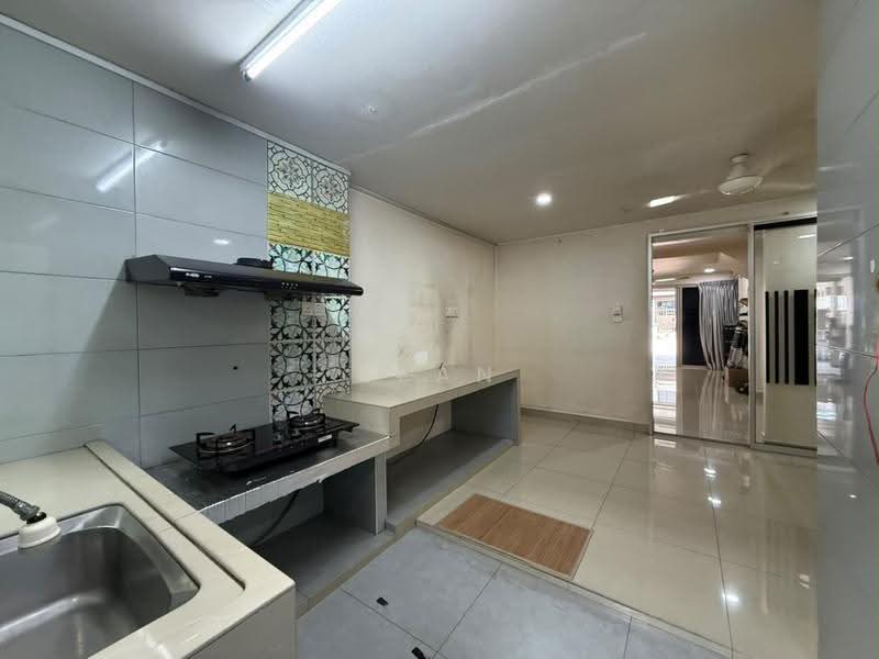 Rumah Teres 2-Tingkat untuk Dijual di Taman Skudai Baru (Skudai) - Sean Yeoh - Kitchen - PropertyGuru.com.my