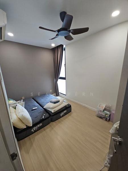 Kediaman Servis untuk Dijual di H2O Residences - Sean Pern - Bedroom - PropertyGuru.com.my