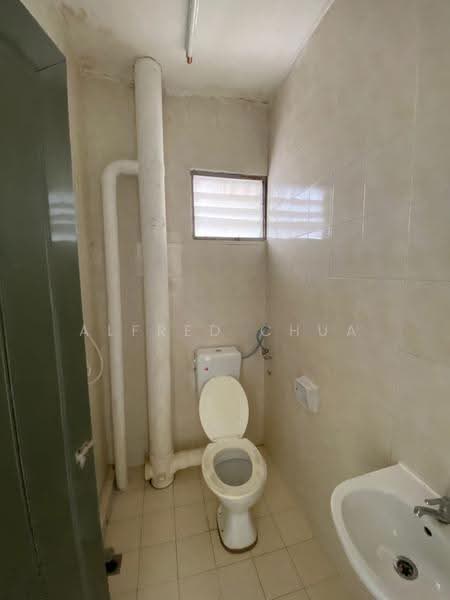 Apartment for Sale at Widuri Apartment - Alfred Chua - Bathroom - PropertyGuru.com.my