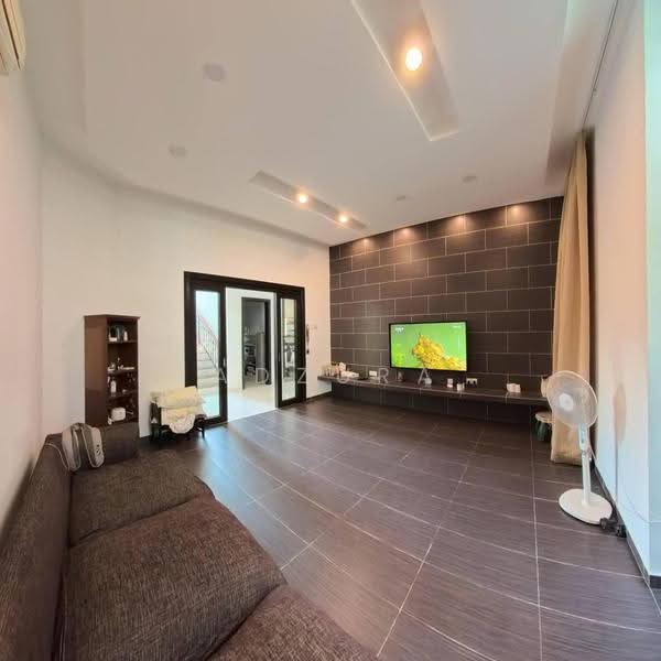 2-storey Terraced House for Sale in Taman Villa Heights (Kajang) - Adzura Zamedin - Living Room - PropertyGuru.com.my