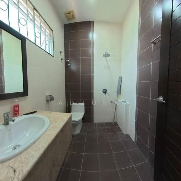 2-storey Terraced House for Sale in Taman Villa Heights (Kajang) - Adzura Zamedin - Bathroom - PropertyGuru.com.my