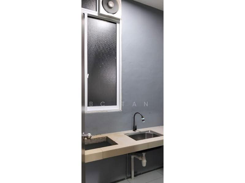 Kondominium untuk Disewa di The Henge - BC TAN - Kitchen - PropertyGuru.com.my