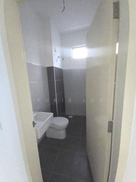 1-storey Terraced House for Rent in Bandar Putra Kulai (Kulai) - Kyoris Loh - Bathroom - PropertyGuru.com.my