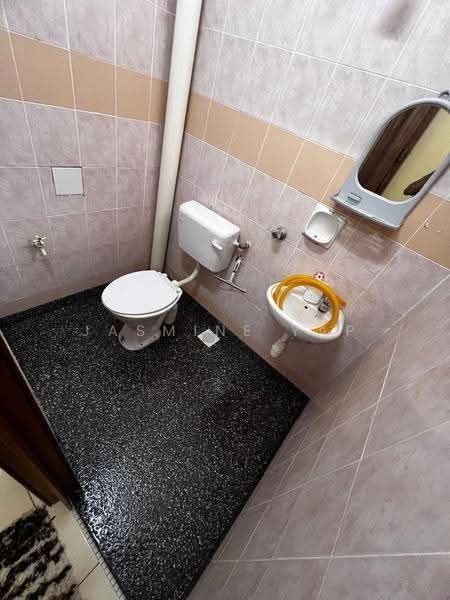 Townhouse for Sale in Taman Puncak Perdana (Shah Alam) - Jasmine Yap - Bathroom - PropertyGuru.com.my