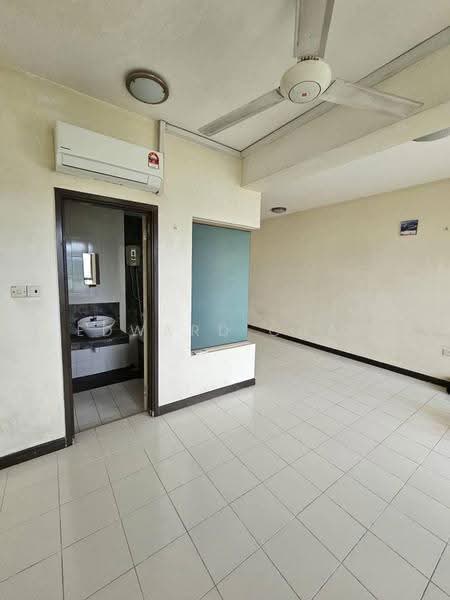 Kediaman Servis untuk Dijual di Ritze Perdana 1 - Edward Chai - Interior - PropertyGuru.com.my