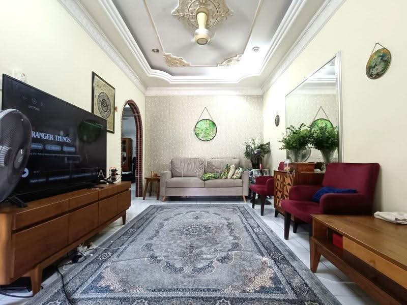 1.5-storey Terraced House for Sale in Au 4 (Ulu Kelang) - Azli Ibrahim - Living Room - PropertyGuru.com.my