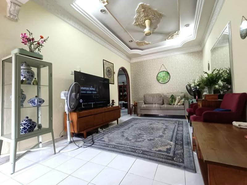 1.5-storey Terraced House for Sale in Au 4 (Ulu Kelang) - Azli Ibrahim - Living Room - PropertyGuru.com.my
