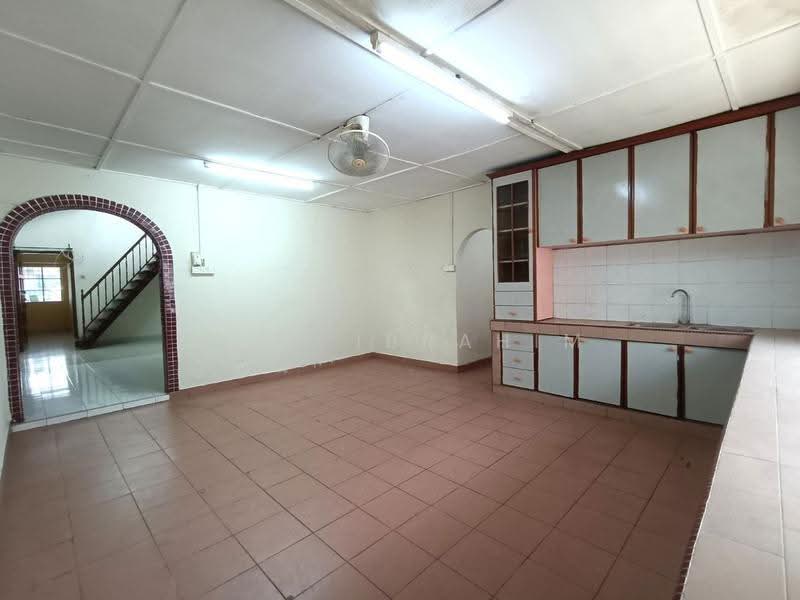 1.5-storey Terraced House for Sale in Au 4 (Ulu Kelang) - Azli Ibrahim - Kitchen - PropertyGuru.com.my