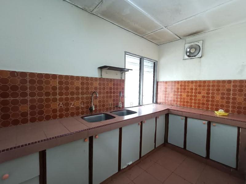 1.5-storey Terraced House for Sale in Au 4 (Ulu Kelang) - Azli Ibrahim - Kitchen - PropertyGuru.com.my