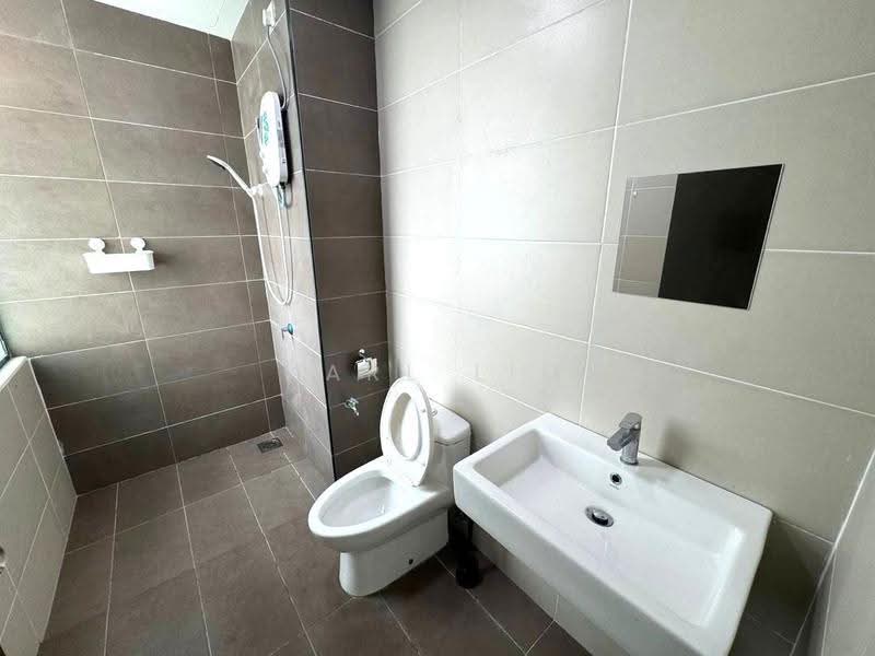 Service Residence for Sale at Wave @ Marina Cove - Karl Lim - Bathroom - PropertyGuru.com.my