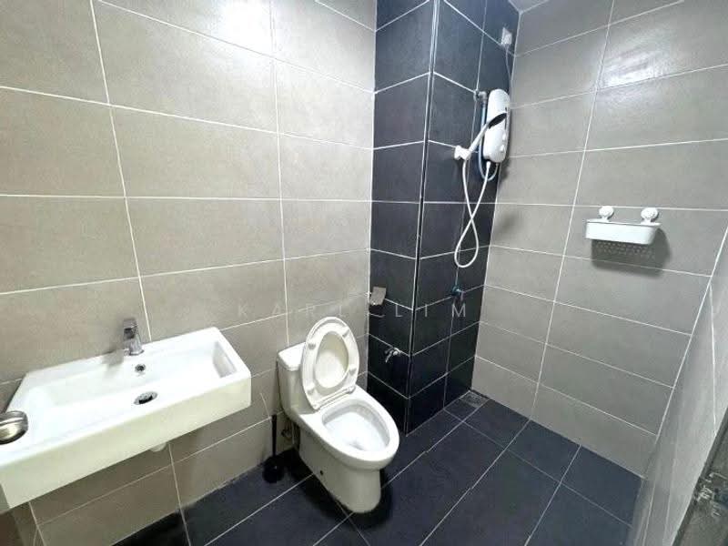 Service Residence for Sale at Wave @ Marina Cove - Karl Lim - Bathroom - PropertyGuru.com.my