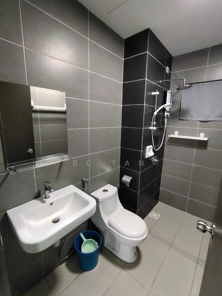 Kondominium untuk Disewa di The Henge - BC TAN - Bathroom - PropertyGuru.com.my