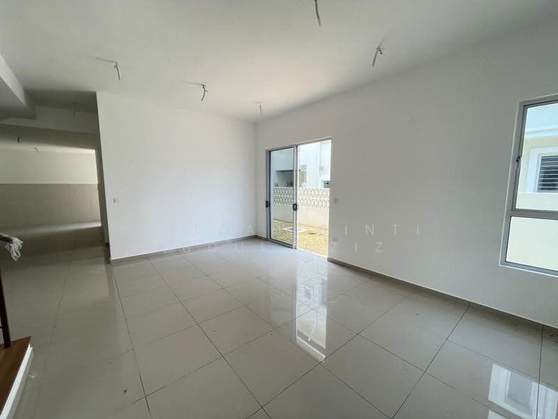 Cluster House for Sale in Alam Sari (Bangi) - Rafedah Binti Abdul Aziz - Living Room - PropertyGuru.com.my
