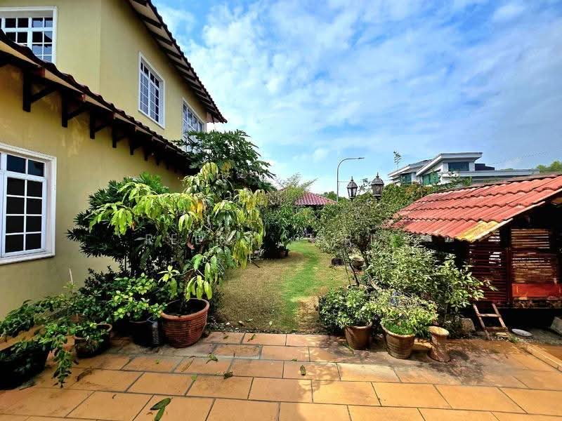 Bungalow House for Sale in Seksyen 8 (Kota Damansara) - Reena Sarif - Exterior - PropertyGuru.com.my