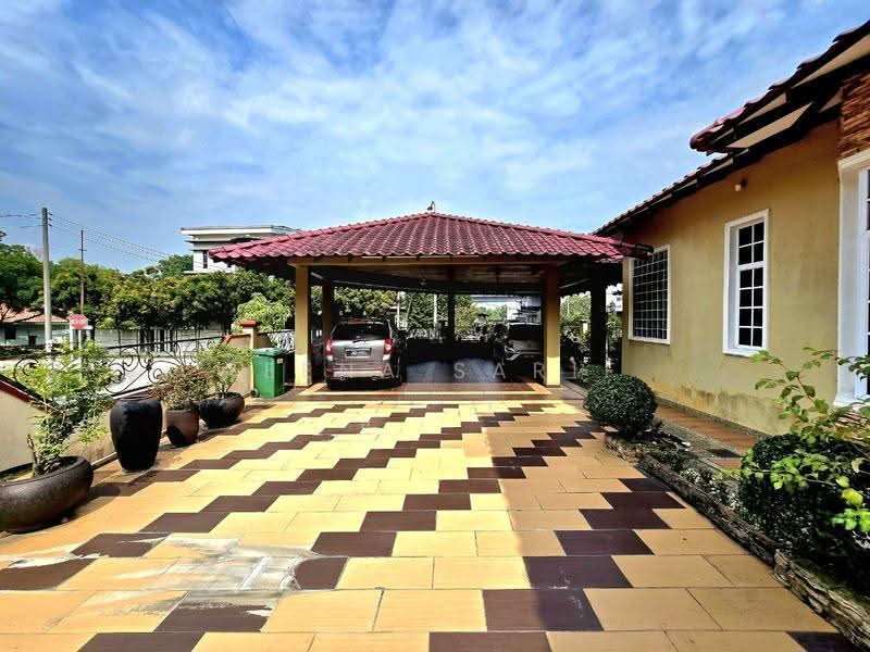 Bungalow House for Sale in Seksyen 8 (Kota Damansara) - Reena Sarif - Exterior - PropertyGuru.com.my