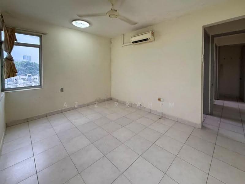 Kondominium untuk Disewa di Cyberia Smart Homes - Azizirrahim . - Living Room - PropertyGuru.com.my