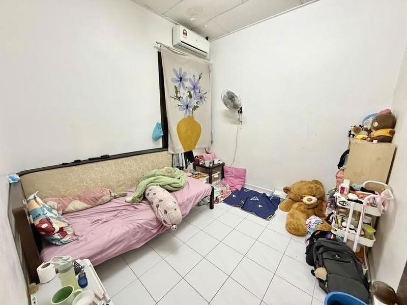 1-storey Terraced House for Sale in Bandar Dato Onn (Tebrau) - Leon Ng - Bedroom - PropertyGuru.com.my