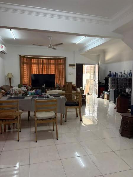 Rumah Teres 2-Tingkat untuk Dijual di Taman Ehsan Jaya (Ulu Tiram) - Joey Tay - Living Room - PropertyGuru.com.my