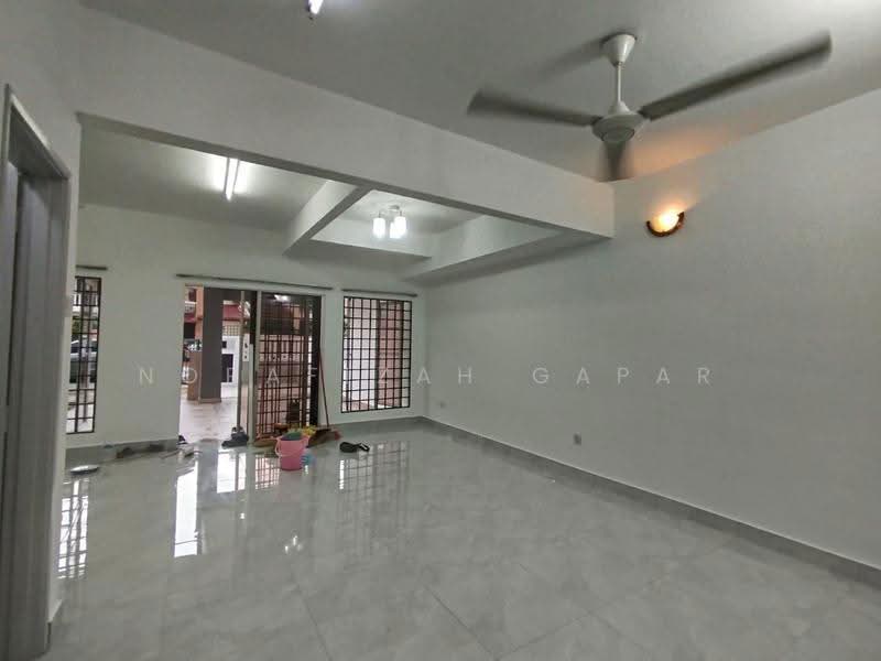 Rumah Teres 2-Tingkat untuk Dijual di Kota Damansara (Selangor) - NoraFizah Gapar - Living Room - PropertyGuru.com.my