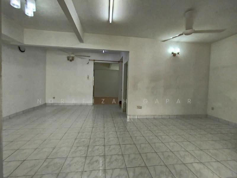 Rumah Teres 2-Tingkat untuk Dijual di Kota Damansara (Selangor) - NoraFizah Gapar - Living Room - PropertyGuru.com.my