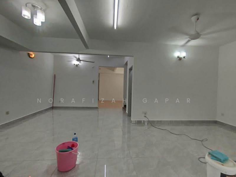 Rumah Teres 2-Tingkat untuk Dijual di Kota Damansara (Selangor) - NoraFizah Gapar - Living Room - PropertyGuru.com.my