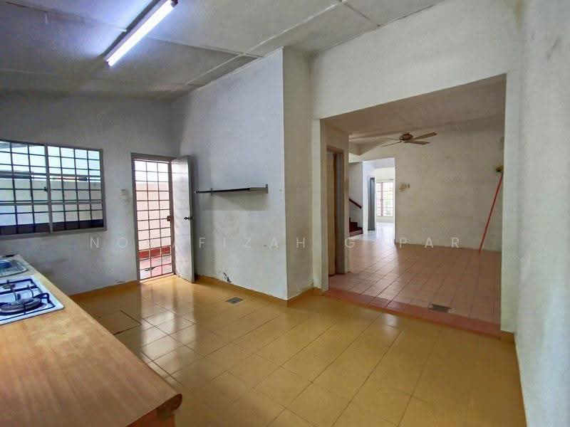 Rumah Teres 2-Tingkat untuk Dijual di Kota Damansara (Selangor) - NoraFizah Gapar - Kitchen - PropertyGuru.com.my