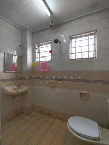 Rumah Teres 2-Tingkat untuk Dijual di Kota Damansara (Selangor) - NoraFizah Gapar - Bathroom - PropertyGuru.com.my