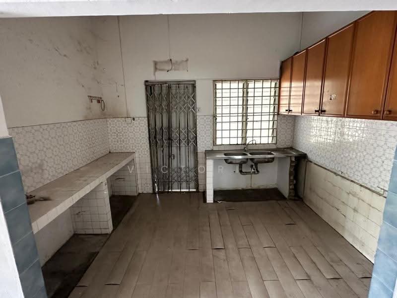 Bungalow House for Sale in Seksyen 9 (Petaling Jaya) - Victoria - Kitchen - PropertyGuru.com.my
