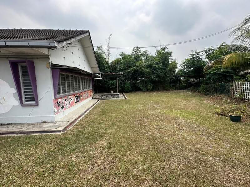 Bungalow House for Sale in Seksyen 9 (Petaling Jaya) - Victoria - Exterior - PropertyGuru.com.my