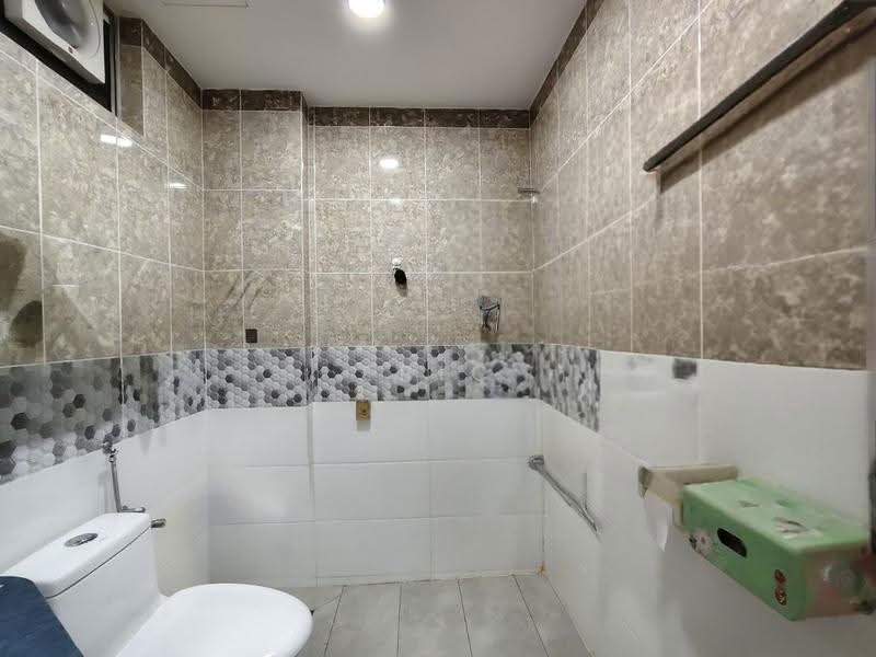 Kondominium untuk Dijual di Impian Heights - Eric Lau Mun Chung - Bathroom - PropertyGuru.com.my