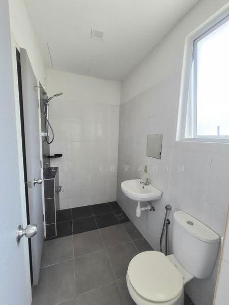 2-storey Terraced House for Sale in Bangi (Selangor) - Azli Ibrahim - Bathroom - PropertyGuru.com.my