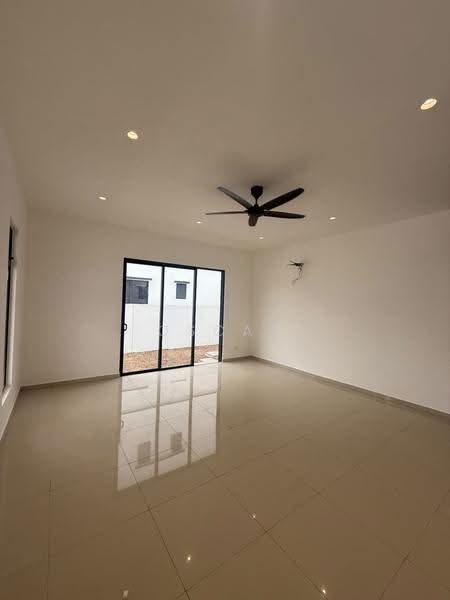 Rumah Kluster untuk Disewa di Taman Ekoflora (Johor Bahru) - Oscar Wong - Living Room - PropertyGuru.com.my
