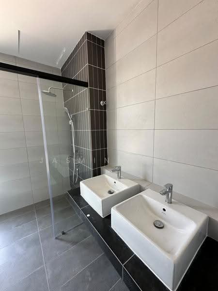 Rumah Berkembar untuk Disewa di Bandar Kinrara Seksyen 1 (Bandar Kinrara) - Jasmine Yap - Bathroom - PropertyGuru.com.my
