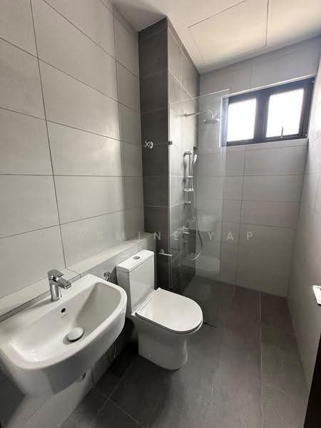 Rumah Berkembar untuk Disewa di Bandar Kinrara Seksyen 1 (Bandar Kinrara) - Jasmine Yap - Bathroom - PropertyGuru.com.my