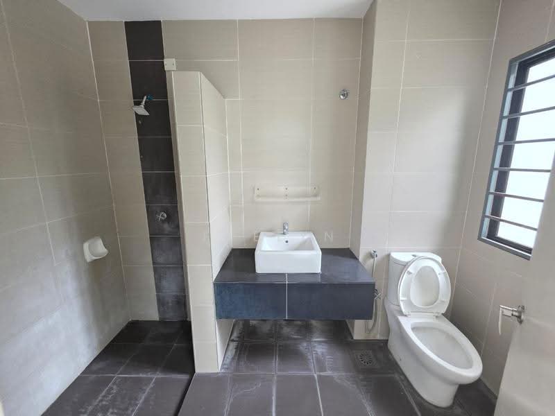 2-storey Terraced House for Sale in M Residence (Rawang) - Evelyn Khoo - Bathroom - PropertyGuru.com.my