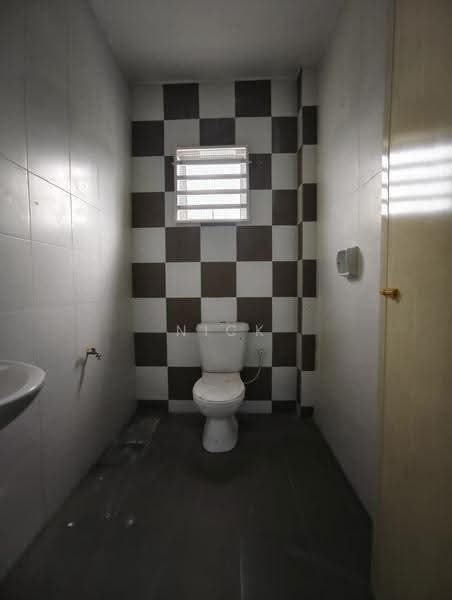 Office for Rent in Ipoh (Perak) - Nick Chan - Bathroom - PropertyGuru.com.my