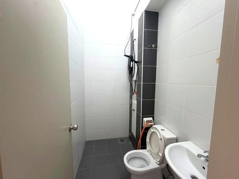 Rumah Teres untuk Disewa di Masai (Johor) - Jeff Ling - Bathroom - PropertyGuru.com.my