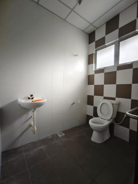 Shop for Rent in Ipoh (Perak) - Nick Chan - Bathroom - PropertyGuru.com.my