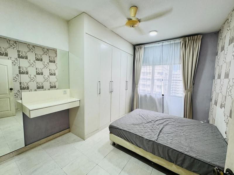 Kondominium untuk Dijual di Pelangi Utama - Michelle Yun - Bedroom - PropertyGuru.com.my