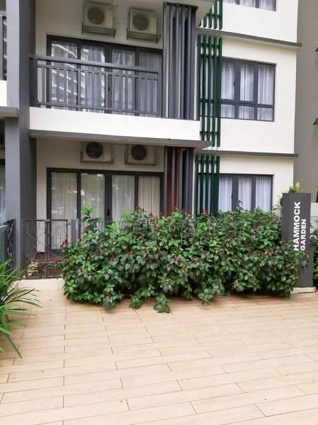 Kediaman Servis untuk Dijual di Suria Residence - Rafedah Binti Abdul Aziz - Exterior - PropertyGuru.com.my