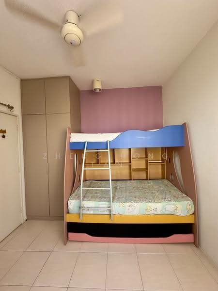 Kondominium untuk Dijual di Platinum Lake PV 10 - Zheng Hong Tan - Bedroom - PropertyGuru.com.my