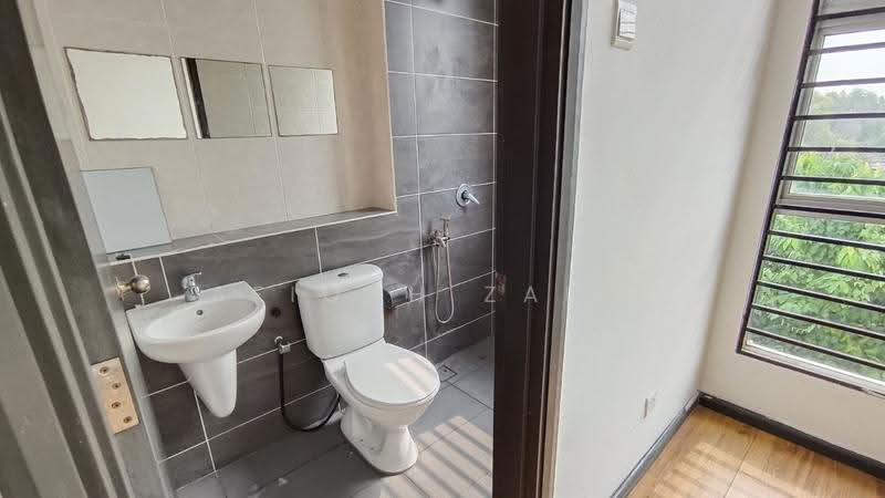 Rumah Teres 2-Tingkat untuk Dijual di Alam Impian (Shah Alam) - Afiqah zaidi - Bathroom - PropertyGuru.com.my