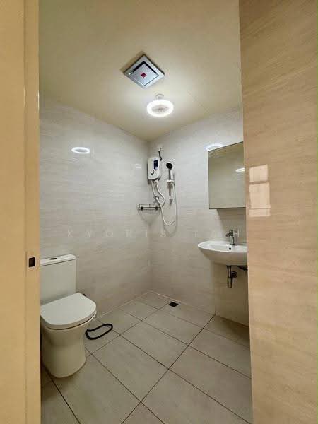 Rumah Teres 2-Tingkat untuk Disewa di Taman Damansara Aliff (Tampoi) - Kyoris Loh - Bathroom - PropertyGuru.com.my